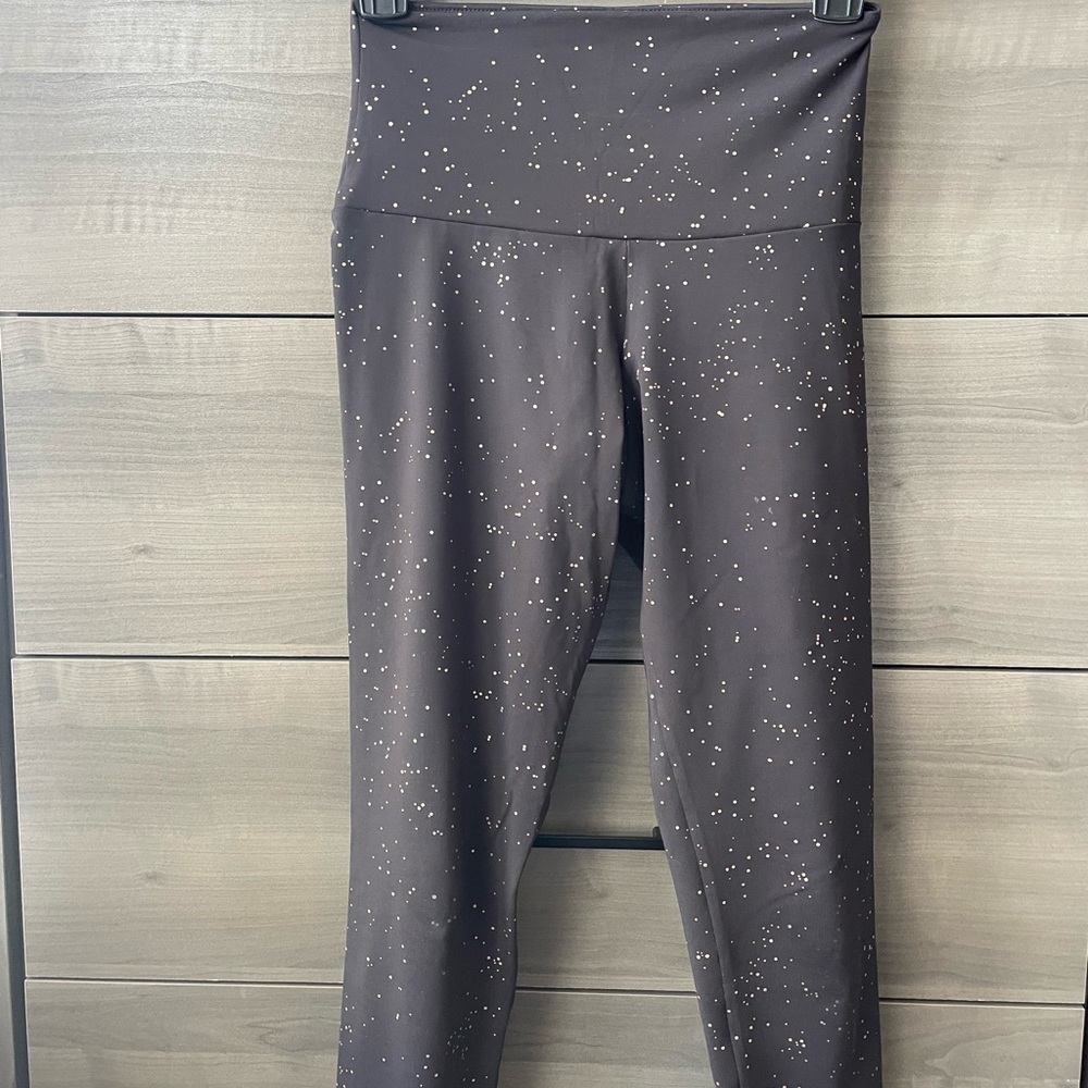 LIKE NEW Onzie yoga tights